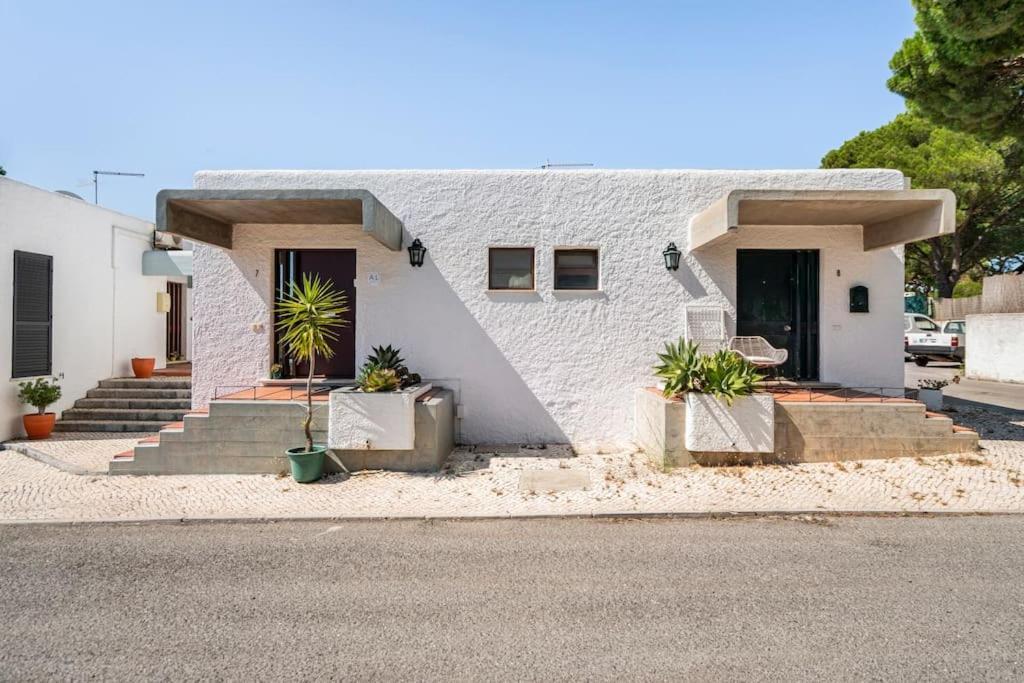 Sunny Villa With Golf Front View 빌라모라 외부 사진
