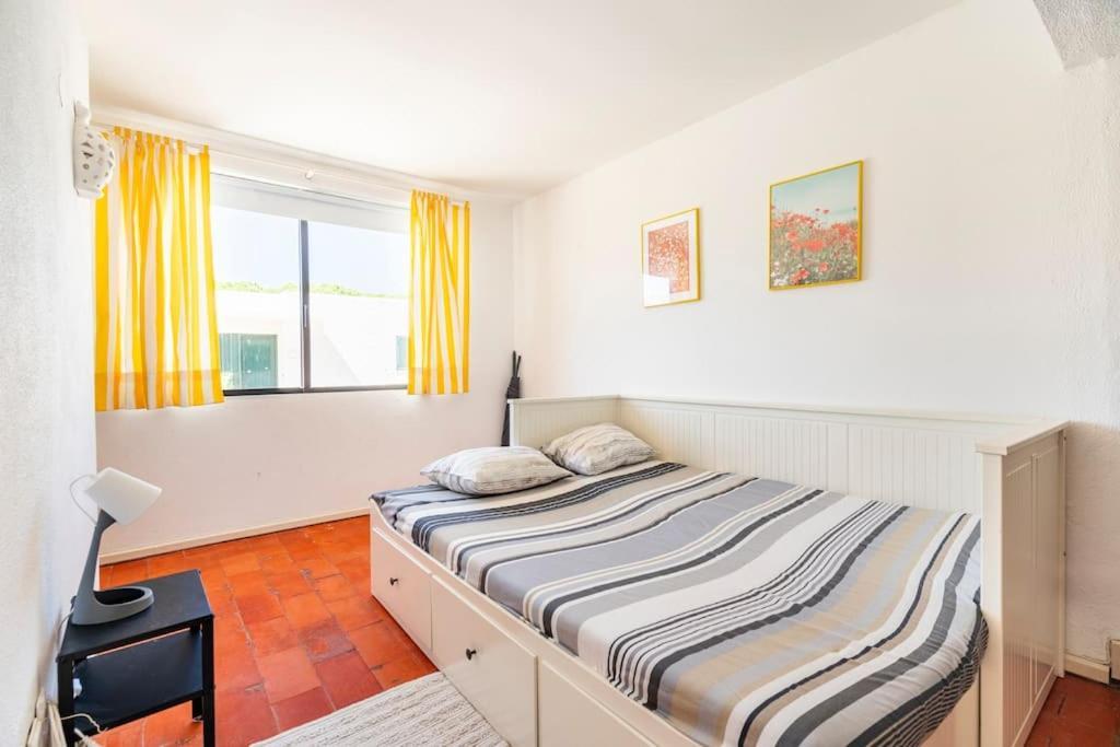 Sunny Villa With Golf Front View 빌라모라 외부 사진