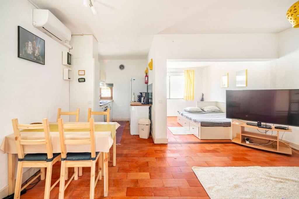 Sunny Villa With Golf Front View 빌라모라 외부 사진