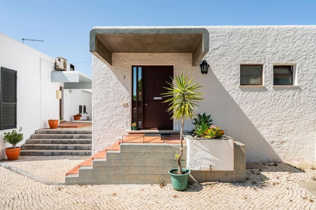 Sunny Villa With Golf Front View 빌라모라 외부 사진