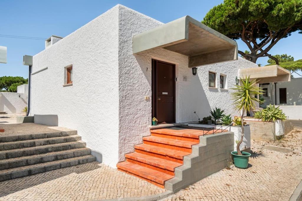 Sunny Villa With Golf Front View 빌라모라 외부 사진